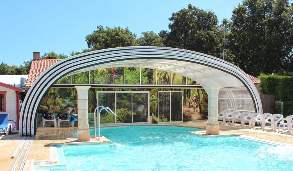 Quel hébergement de confort choisir au Domaine Les Charmilles ?